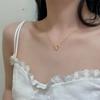 Collar de acero de titanio exquisito chapado en oro de lujo ligero con temperamento que no se desvanece para mujer, moda versátil, tendencia popular en línea, fabricantes de cadena para clavícula