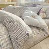 Juego de Ropa de Cama de Algodón Puro de Cuatro Piezas Todo Algodón Nuevo Estilo 2026 Sábana Estudiante Funda de Edredón Faldón de Cama Juego de Tres Piezas Ropa de Cama Infantil