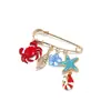 Broches de Diseño de Nicho Europeo y Americano Estilo Vacaciones en la Playa Cangrejo, Caracola y Estrella de Mar, Pines Multifuncionales Estilo Vacaciones al por Mayor