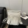 Bolso Cubo con Borlas Estilo Retro Francés para Mujer Verano 2026 Nuevo Estilo Chica Popular Bolso de Hombro Cruzado de Cuero Suave con Borlas