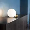 Lámpara de Mesa de Bola de Cristal Nórdica Moderna Italiana Simple para Dormitorio Mesita de Noche Estudio Lámpara Vertical Lámpara de Escritorio Decorativa