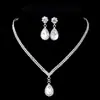 Set de Dos Piezas para Mujer con Pendientes de Cadena para Clavícula y Colgante Geométrico de Gota de Agua Incrustado de Diamantes Europeos y Americanos, Popular Accesible Lujo Versátil Exquisito Set