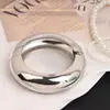 Pulsera Dorada Europea y Americana Brazalete para Mujer Brazalete Abierto Exagerado Anillo de Brazo Accesorios Anillo de Brazo Plateado Brillante Metal Adorno de Brazalete para Brazo