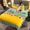 2026 Novo Conjunto de Quatro Peças em Lã de Leite de Peso Elevado Flanela Espessa Fleece Coral Fleece Sable Dourado Estilo Saia de Cama com Estampa Fleece