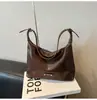 2026 Nova Moda Bolsa Feminina Outono e Inverno Retro Alta Qualidade Bolsa de Ombro para o Trabalho Nicho Moda Versátil Bolsa Transversal
