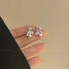 Nuevos pendientes compactos simples de mariposa de perla, moda dulce, para el día a día, con diamante, sin agujero en la oreja, clip para oreja tipo espiral para mosquitos