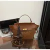 Bolso Retro de Alta Gama para Mujer Nuevo Estilo Otoño e Invierno 2026 Bolso de Hombro Versátil con Estilo Bolso Cruzado de Moda para Viajes