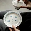 Estilo Dinastía Tang y Song Arcilla de Jade Pintada a Mano Porcelana Blanca Azul y Blanca Mariposa Soporte de Olla Cerámico para el Hogar Accesorios para Ceremonia del Té Bandeja de Té Bandeja Seca para Té