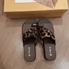Coleção Nova de Verão 2026: Sandálias Slip-On Confortáveis e Versáteis para Mulheres, Perfeitas para Encontros, Passeios no Mercado, Praias e Saídas Casuais