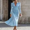 Vestido Feminino de Outono e Inverno 2026 Estilo Novo Europeu e Americano Amazon com Decote V, Franzido, Cor Sólida Irregular, Manga Longa, Comércio Exterior