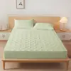 Colchón de suelo protector de colchón a prueba de polvo antideslizante cepillado amigable con la piel protector de colchón para dormitorio estudiantil juego de tres piezas
