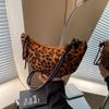 Bolsos Retro de Gama Alta de Nicho Transfronterizos para Mujer, Bolso Cruzado de Cuerno de Moda Otoño/Invierno 2026, Popular Bolso Dumpling
