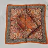 Pañuelo cuadrado estampado de leopardo bufanda coreana femenina de seda versátil pañuelo para el pelo bufanda retro flor de anacardo pañuelo cuadrado pequeño venta al por mayor
