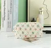 Neceser de viaje acolchado de gran capacidad con diseño de flores de estilo francés, vintage, portátil, con diseño floral, de gran valor