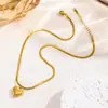 Versátil Collar de Cadena de Acero de Titanio Estilo Europeo y Americano Ins Cadena de Hueso de Serpiente Corazón de Amor Simple Cadena para Mujeres