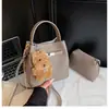 Exquisito Mini Bolso Kelly con Colgante de Cachorro, Bolso Versátil para el Trabajo, Bolso Cruzado de Hombro Único, Elegante Bolso Cuadrado Pequeño para Niñas