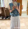 Colete Jeans Bordado Retro Birvin Resistente com Decote em V para Mulheres, Novo Design para Primavera e Verão, Top Sem Mangas Estiloso e Moderno