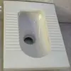 Atacado do Fabricante Vaso Sanitário de Agachar Cerâmico de Parede Vaso Sanitário de Agachar para Casa de Aluguel Vaso Sanitário Doméstico de Agachar