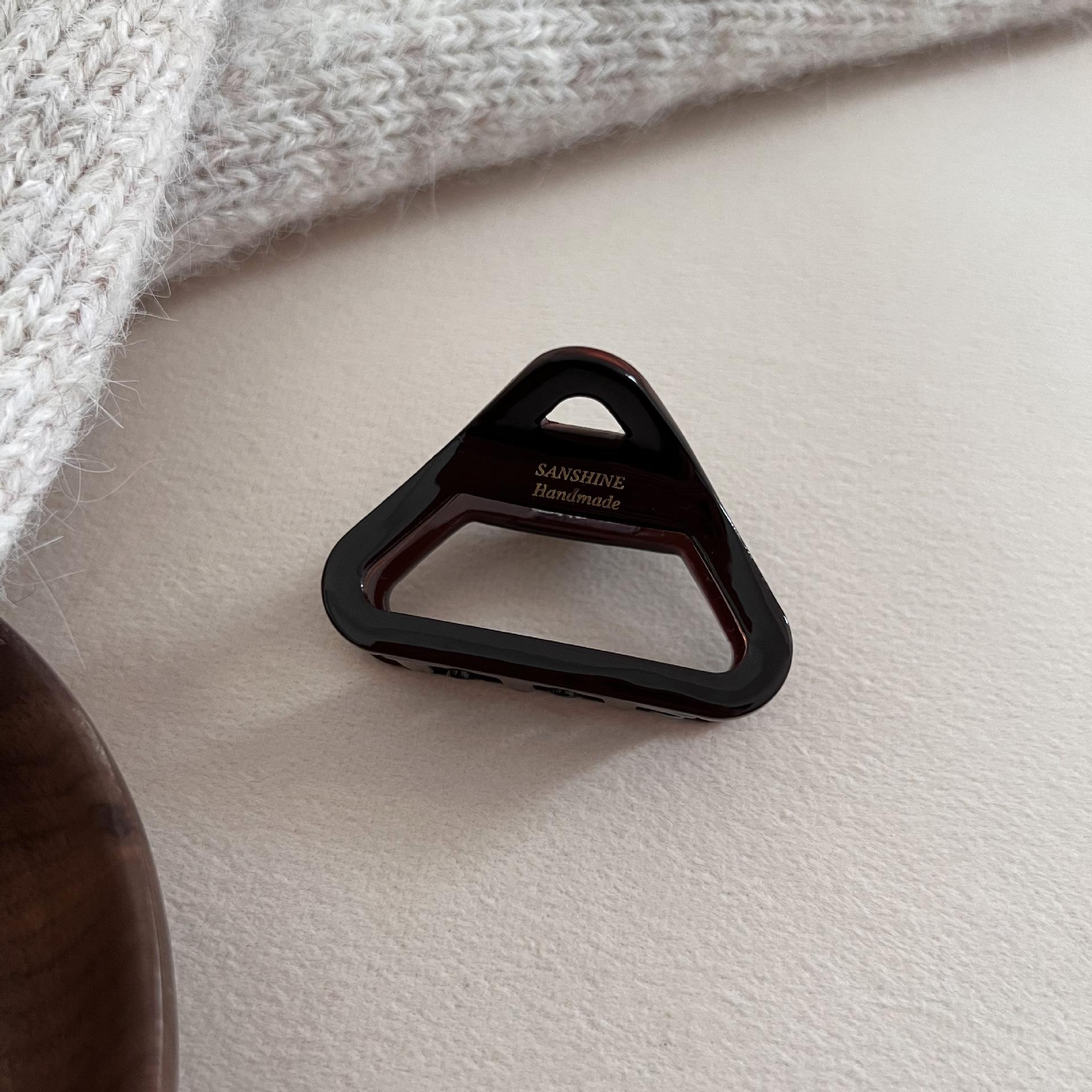 04f440ed23e00c4a0853839c9386bc