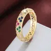 Anillo de Banda Ancha Retro Francés de Alta Venta Transfronteriza Apilable con Zirconia de Color con Micro-incrustaciones de Diamante Completo Anillo para el Dedo Índice de Lujo Ligero con Tacto de Alta Gama