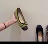 Bailarinas de tacón interior estilo francés para mujer Estilo retro con lazo Boca poco profunda Zapatos de una sola pieza para mujer Otoño 2026 Nuevos Zapatos náuticos sin cordones