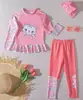 Traje de Banho Infantil Estilo Novo 2026 para Meninas, Estampa de Desenho Animado da Moda, Manga Longa, Calça Longa, Roupa de Banho Conservadora de Duas Peças para Meninas e Crianças Pequenas
