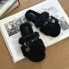 Sandalias de peluche tipo Chanel de moda para mujer, colección otoño/invierno 2026, con suela gruesa, que aumentan la altura, cómodas de llevar, con detalles de hebilla y forro interior cálido de algodón
