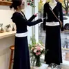 Conjunto de estilo simple de color liso para primavera y otoño: conjunto de dos piezas: sudadera con capucha y cordón, cierre de cremallera (efecto dos piezas) + falda larga