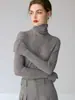 Nuevo suéter de cuello alto 100% lana fina para otoño e invierno, corte ajustado, manga larga, suéter básico para mujer