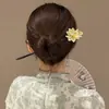 Estilo Nacional Madeira Elegante Grampo de Cabelo Estilo Antigo Grampo de Cabelo Hanfu Jardim de Osmanthus Gardênia Flor de Ameixa Disco Borboleta Acessório de Cabeça Franja Lateral