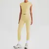 Conjunto de Sutiã Esportivo de Manga Curta com Gola Halter e Bolso para Corrida e Yoga Calça Longa e Curta para Mulheres