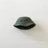Nuevo sombrero de pescador tipo cuenca para niños japoneses, color sólido, costuras, engrosado para invierno, relleno de algodón, ala grande, protección para las orejas, cordones, a prueba de viento