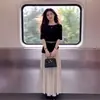 Top Tricotado de Seda de Gelo de Alta Qualidade, Minimalista, Decote em Linha Única, Manga Média, Afina a Cintura, Estilo Suave, Versátil para o Dia a Dia, Primavera/Verão