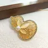 Popular Broche de Calabaza Hueca, Alfiler de Ramillete, Colgante, Doble Propósito Estilo Perla Natural, Lujo Ligero y de Gama Alta, Nuevo Estilo Transfronterizo