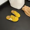 Mules fechadas populares no TikTok estilo Birkenstock para primavera e verão, sapatos casuais de treino alemães slip-on com cadarço retrô para mulheres