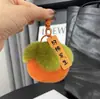 Llavero Colgante de Caqui de Peluche Imitación Piel de Conejo Rex, Amuleto de Buena Suerte para Mochilas, Manualidades Hechas a Mano de Regalo