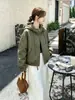 Chaqueta Corta de Terciopelo Grueso con Capucha Estilo Coreano para Mujer 2026 Otoño/Invierno Nueva Chaqueta Cálida con Cremallera Reductora de Edad Adelgazante Casual Abrigo de Algodón