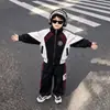 Conjunto de Ropa Deportiva para Niños Primavera y Otoño Estilo Coreano Chaqueta con Cremallera Fresca para Niños Conjunto de Dos Piezas para Niños Pequeños y Niños Pequeños Ropa Estilo Calle Comercio Exterior