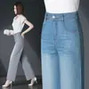3133 Calça jeans de nove pontos para mulheres de meia-idade, cinza bordada com strass, calça reta fina, caimento fluido em Tencel, adequada para figuras baixinhas