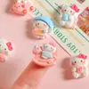 Desenho Animado Laço Rosa Kt Gato Resina Pequenos Acessórios DIY Cola Creme Copo Ímã de Geladeira Fivela de Sapato Acessórios