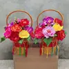Danza Yangko, accesorios de danza de portar canastas de flores, llevar las canastas de flores a la casa de los padres, vara de carga roja, actuación folclórica, actuación festiva