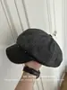 Chapéu Octogonal Retrô Rebitado em Couro PU Envelhecido Outono Inverno Novo Estilo Feminino Estilo Coreano Doce Legal Versátil Fashionável Chapéu Octogonal