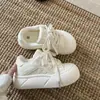 Tênis Brancos Espessos com Estampa de Estrelas, Estilo Coreano Chique, para Mulheres, Versátil para Primavera e Outono de 2026, Tênis Chunky Feio-Bonito, Sapatos de Pão de Nicho