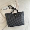 Bolso de Textura de Alta Gama para Mujer 2025 Nueva Moda Retro Gran Capacidad Versátil Trabajo Viajero Hombro Tote
