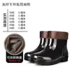 Calçados aquáticos masculinos, botas de chuva para canteiros de obras, botas de proteção para trabalho impermeáveis e antiderrapantes de cano longo com solas de couro bovino, botas de chuva de cano alto resistentes ao desgaste e quentes