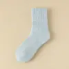 Calcetines Zhuji para Niñas en Otoño e Invierno Calcetines Gruesos con Felpa Adicional para Mujer Calcetines Cálidos de Media Pantorrilla Invierno Sencillos de Color Puro Calcetines para Mujer