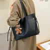 Bolsa de Gran Capacidad para Mujer 2026 Nuevo Estilo Coreano Retro Versátil Bolso Tote Moda Casual de Mano al Hombro para Viajes