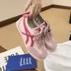 Tênis de Treino Feminino Shougu Clássico Rosa Alemão 2026 Primavera/Verão Couro Genuíno Solado Macio Cor Color Block Retrô Tênis Brancos Super Populares Tendência