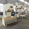 Prensa hidráulica de un solo brazo CNC de mesa grande de 150 t para enderezar estampado de placas de aluminio Prensa hidráulica de una sola columna con brazo basculante de coche de 100 T