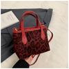 Bolso de Invierno para Mujer 2025 Nuevo Moderno Simple Estilo Occidental Casual Bolso de Hombro Estampado de Leopardo a la Moda Bolso Cruzado Bolso Balde
